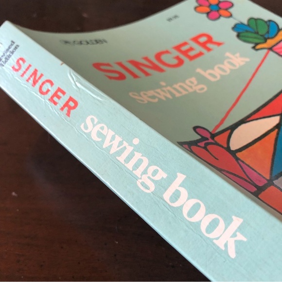 SINGER SEWING BOOK Revised Edition: The Complete guide to seeing (1972) - Picture 4 of 11